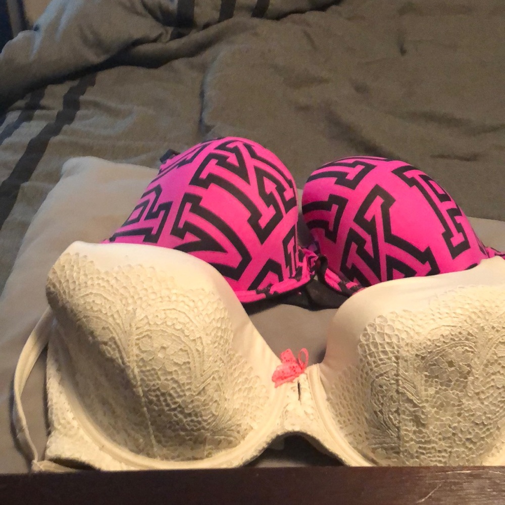 Pink & vs bras